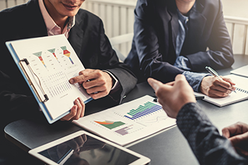 New generation of businessmen have new partners business ideas o New generation of businessmen have new partners business ideas on business investment.